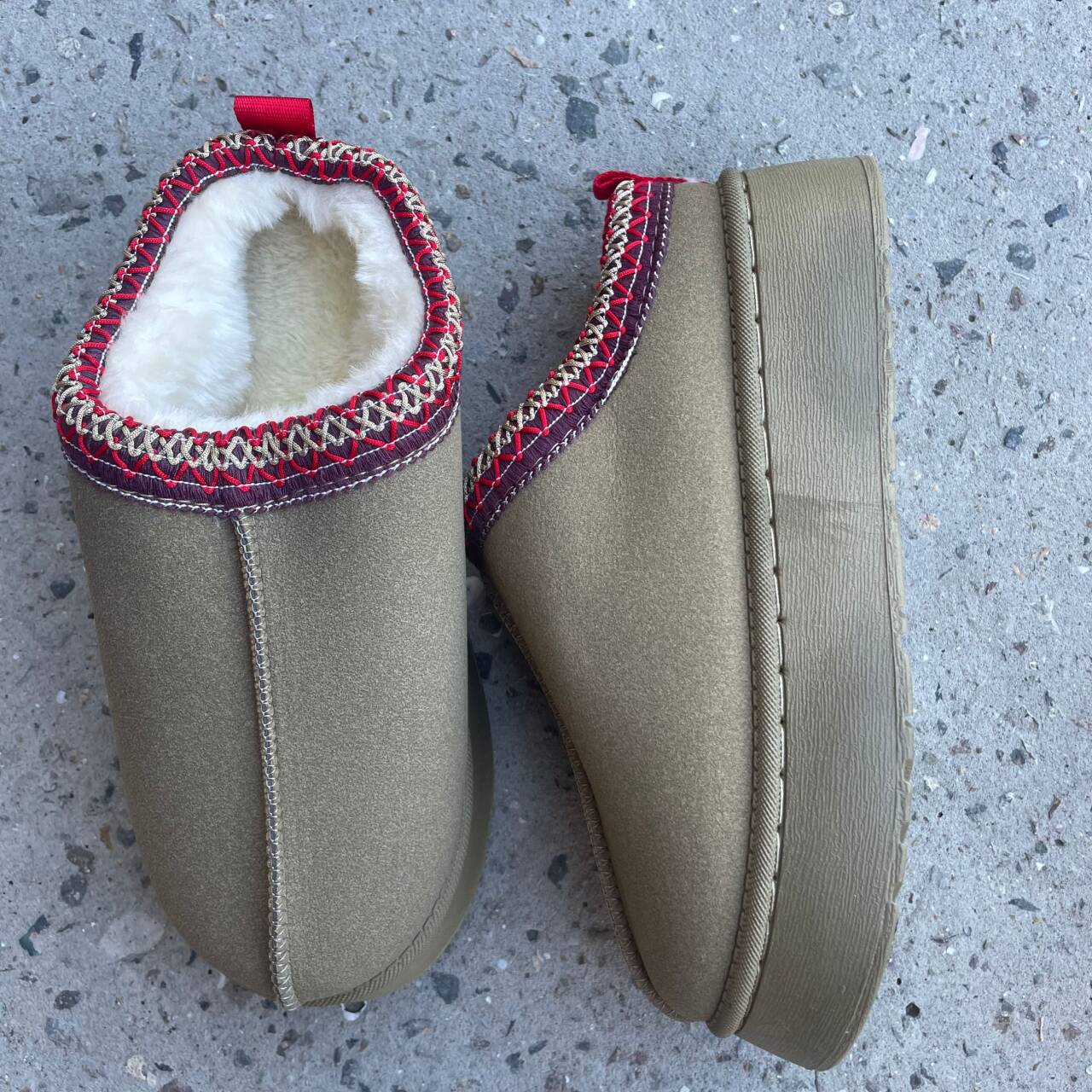 Tasman Suede Lined Slippers