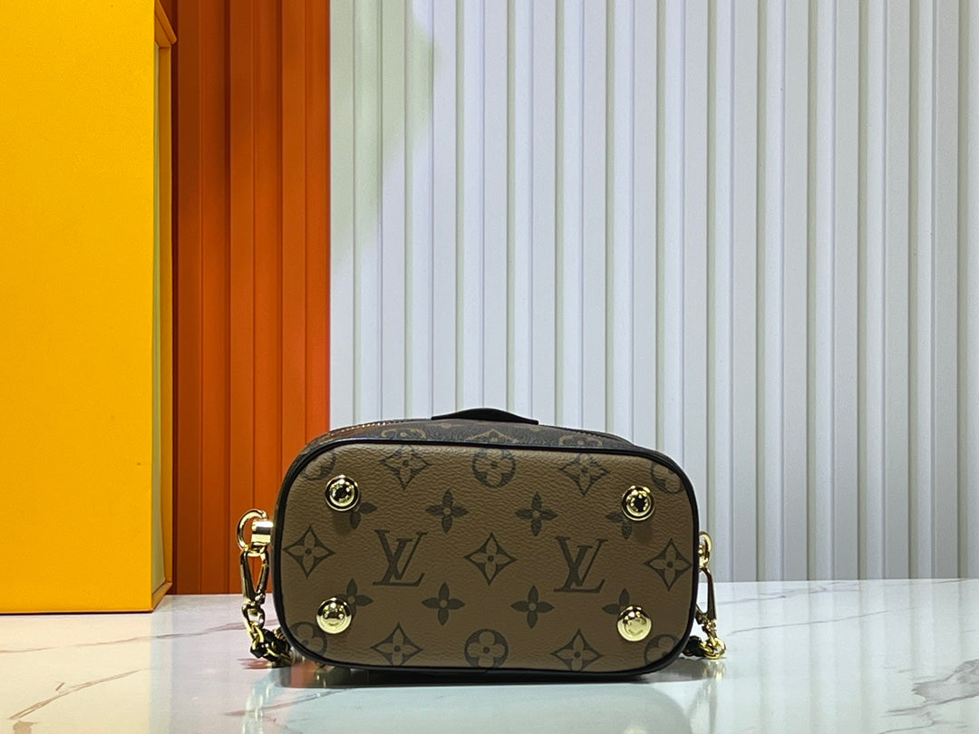 Vanity Chain Pouch