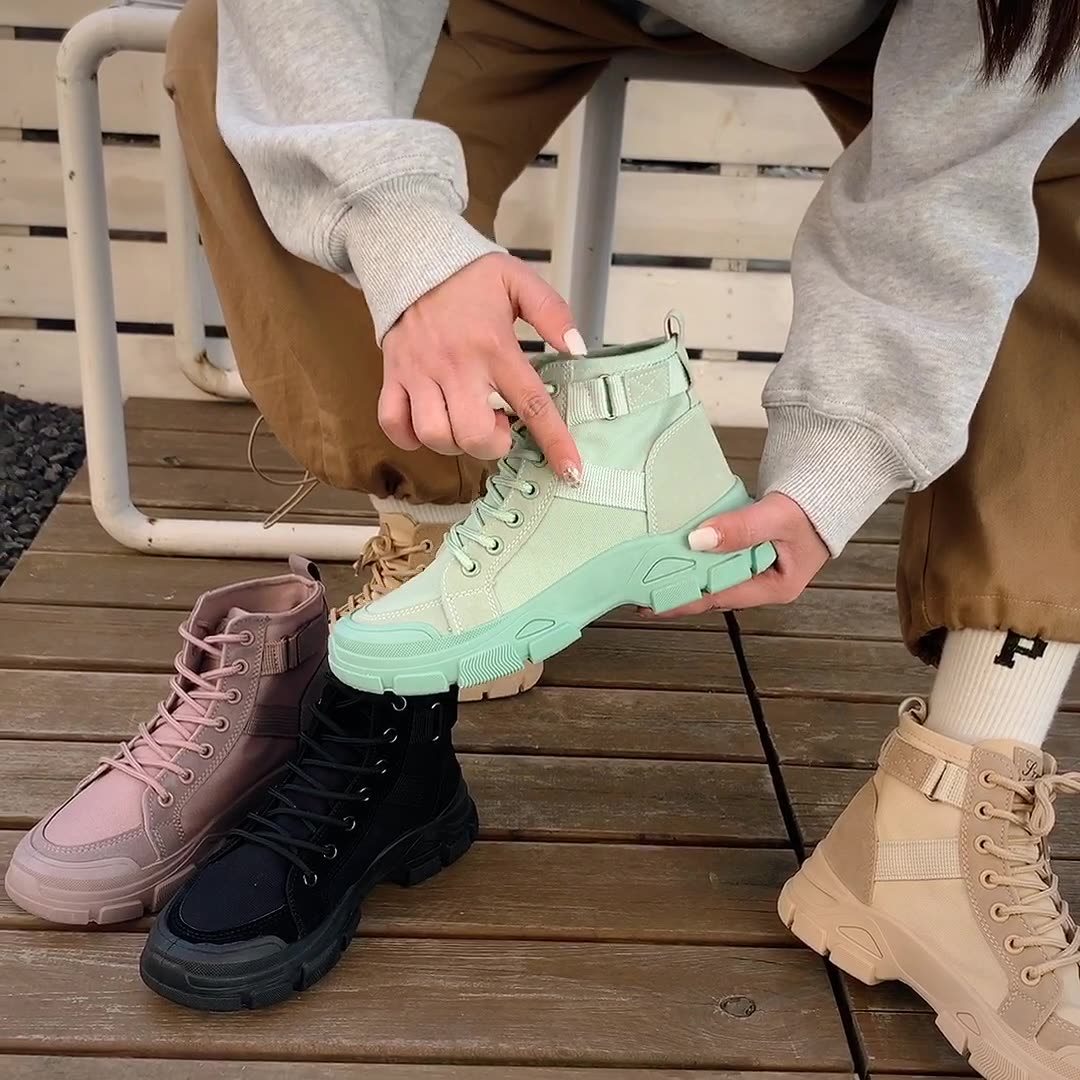 Women’s Fashion Lace-Up Combat Boot