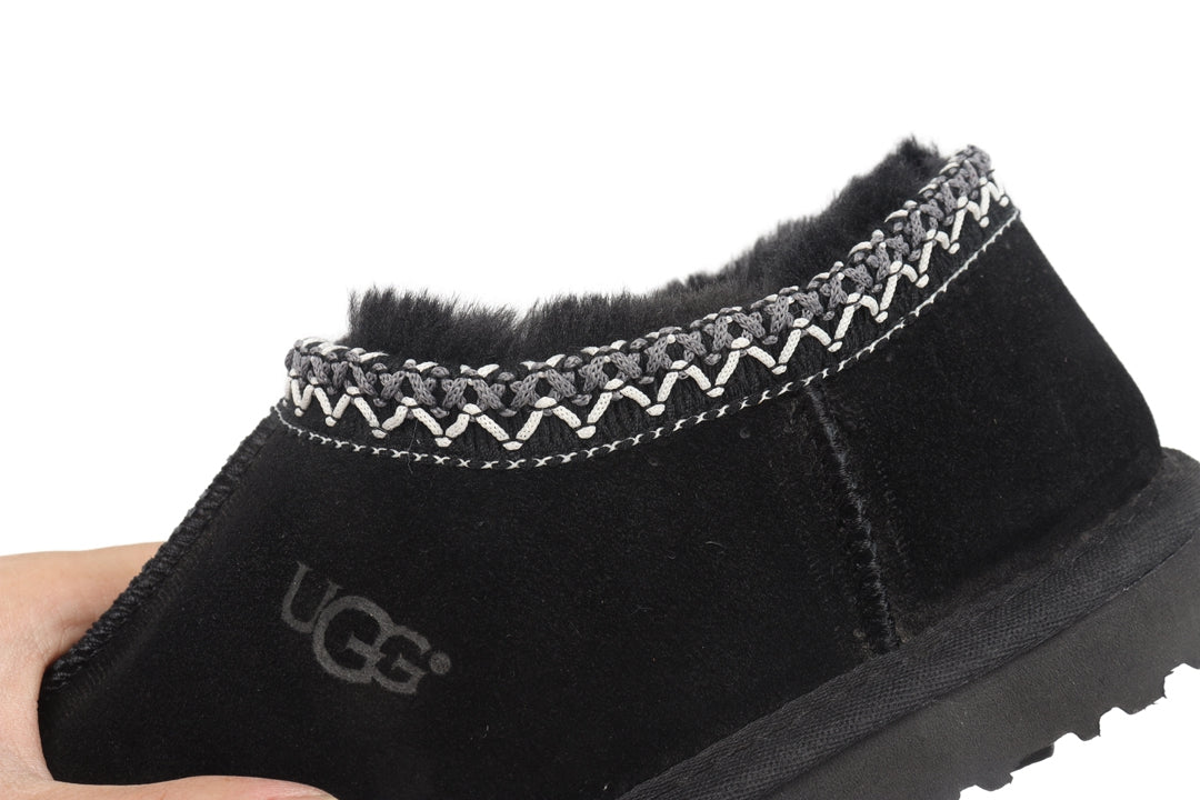 Tasman II Embroidered Slippers