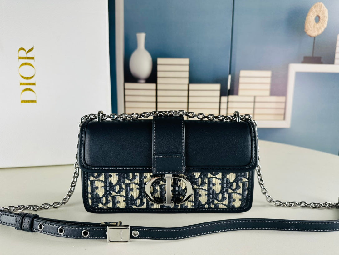 30 Montaigne Bag