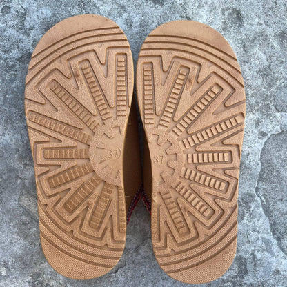 Tasman Suede Lined Slippers