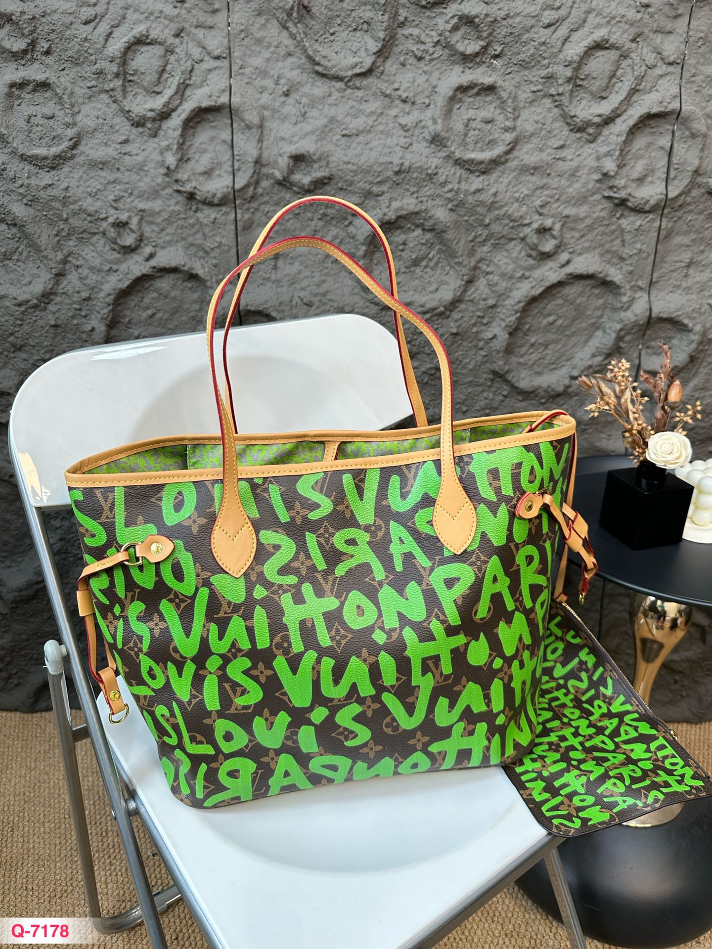 Neverfull Graffiti Fushsia GM Tote Bag