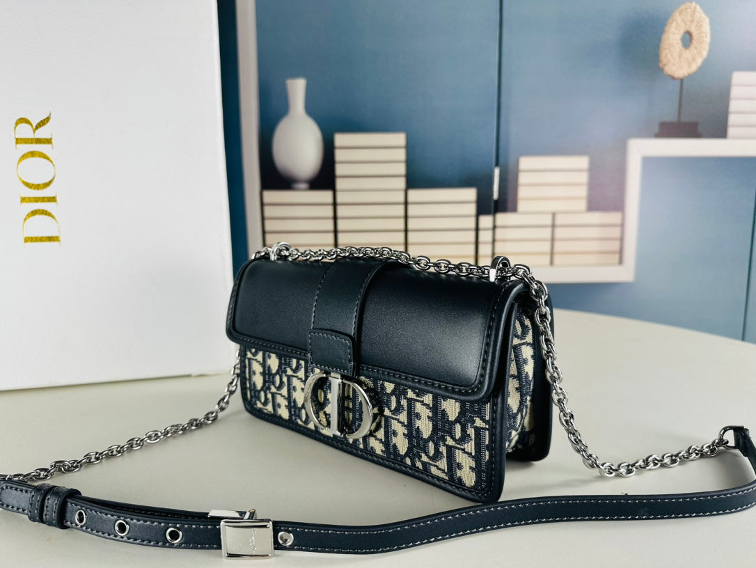 30 Montaigne Bag