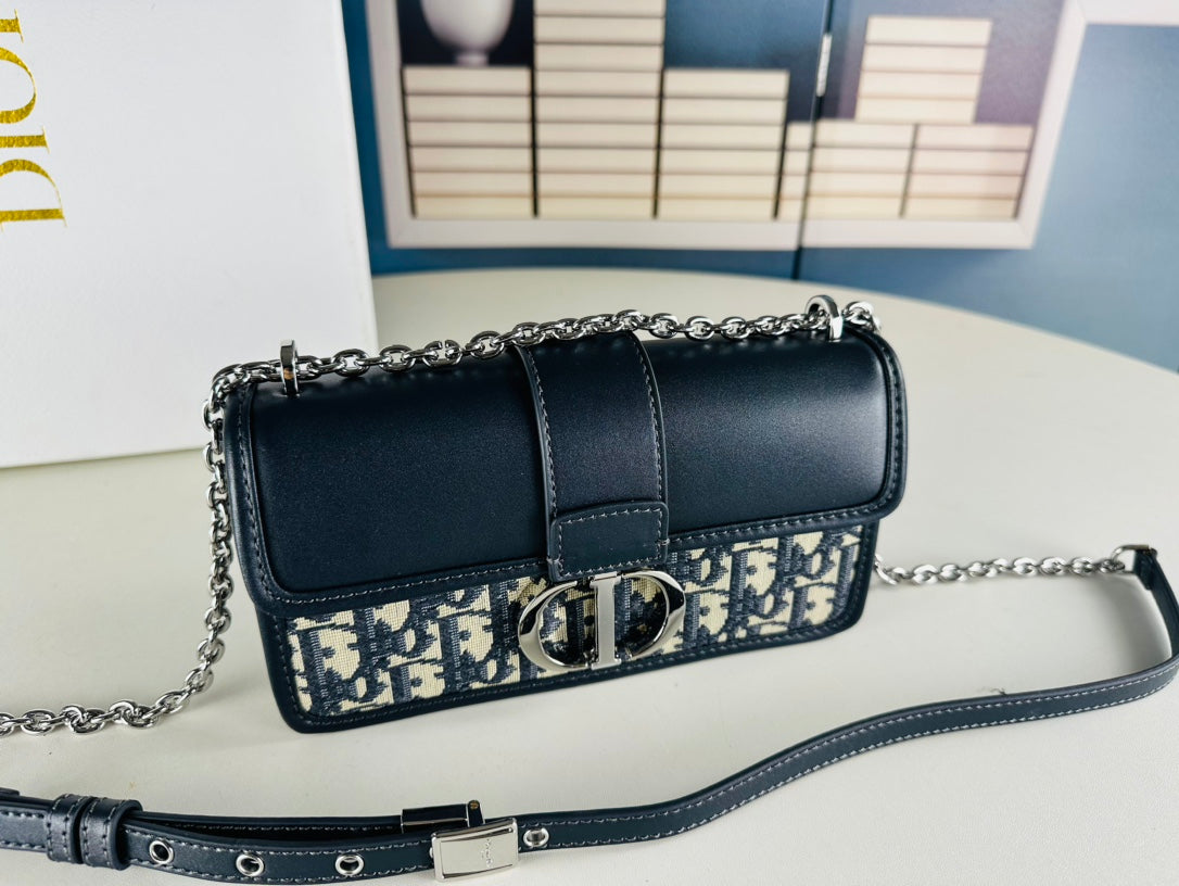 30 Montaigne Bag