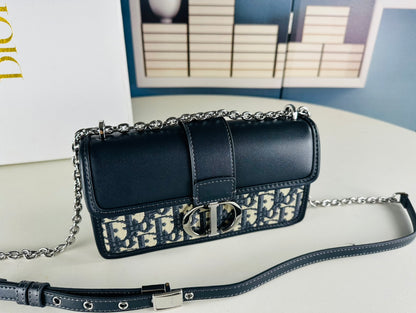 30 Montaigne Bag