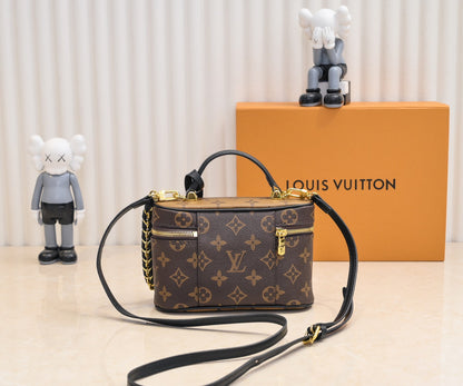 Vanity Chain Pouch
