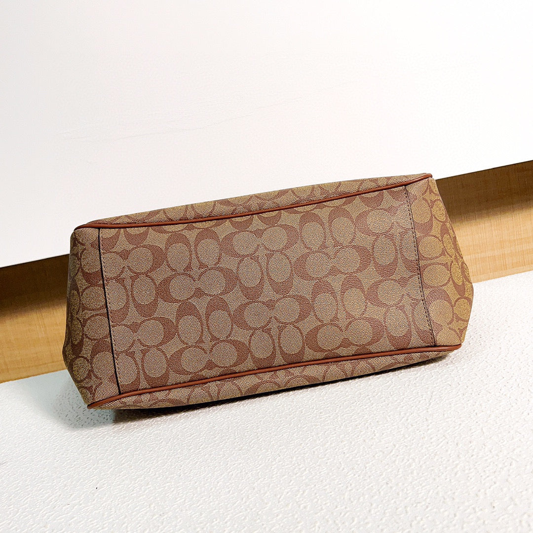 Meadow Shoulder Bag