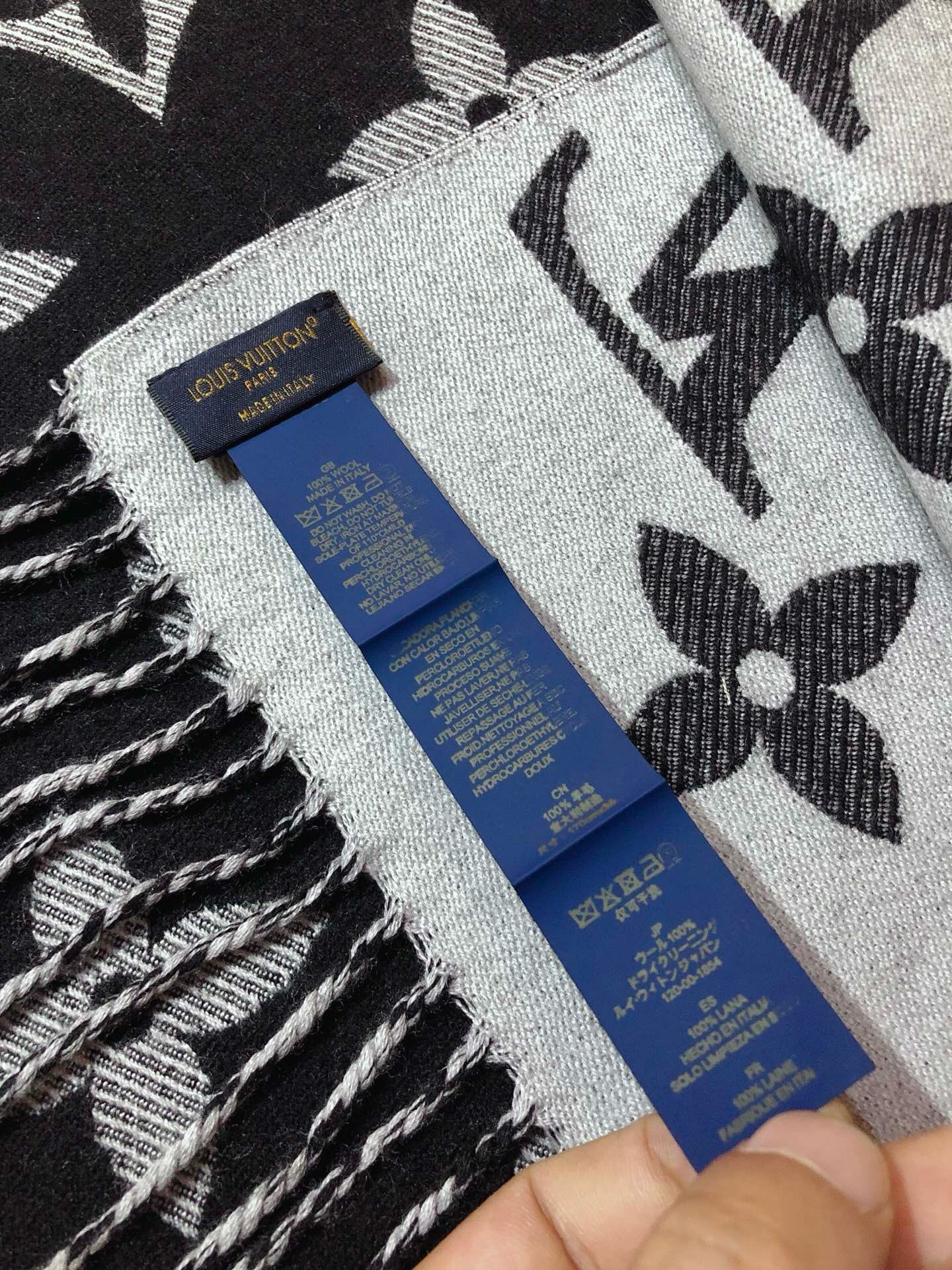 Double-Sided Jacquard Imitation Cashmere Monogram Scarf