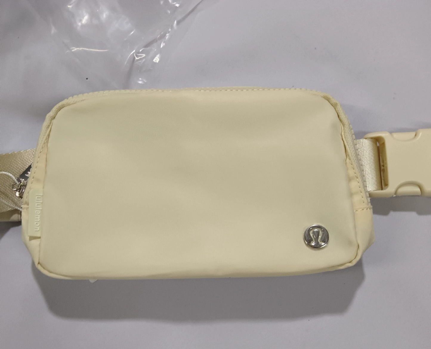 Lulu belt bag with metal logo