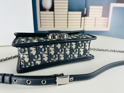 30 Montaigne Bag
