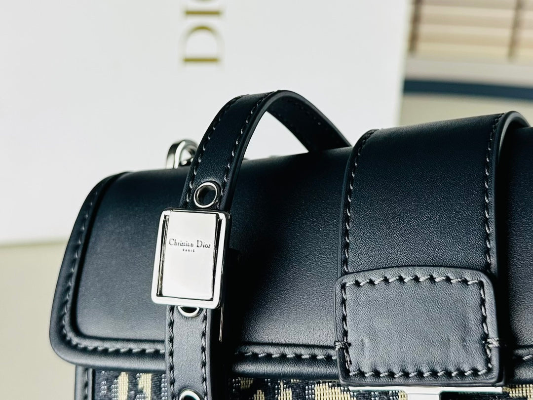 30 Montaigne Bag