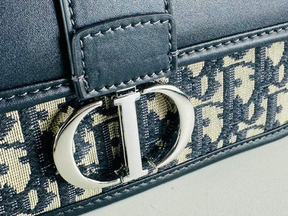 30 Montaigne Bag