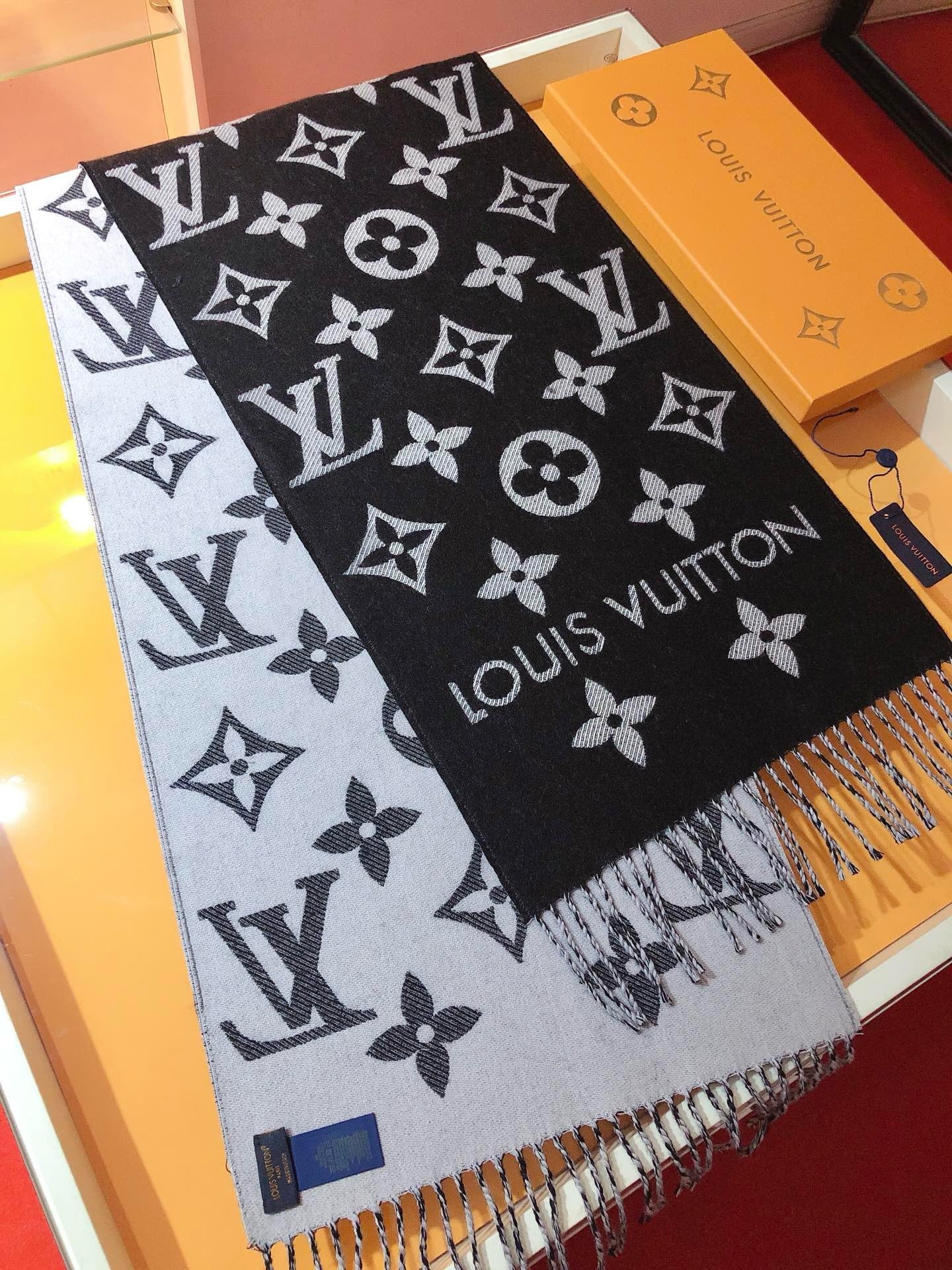 Double-Sided Jacquard Imitation Cashmere Monogram Scarf